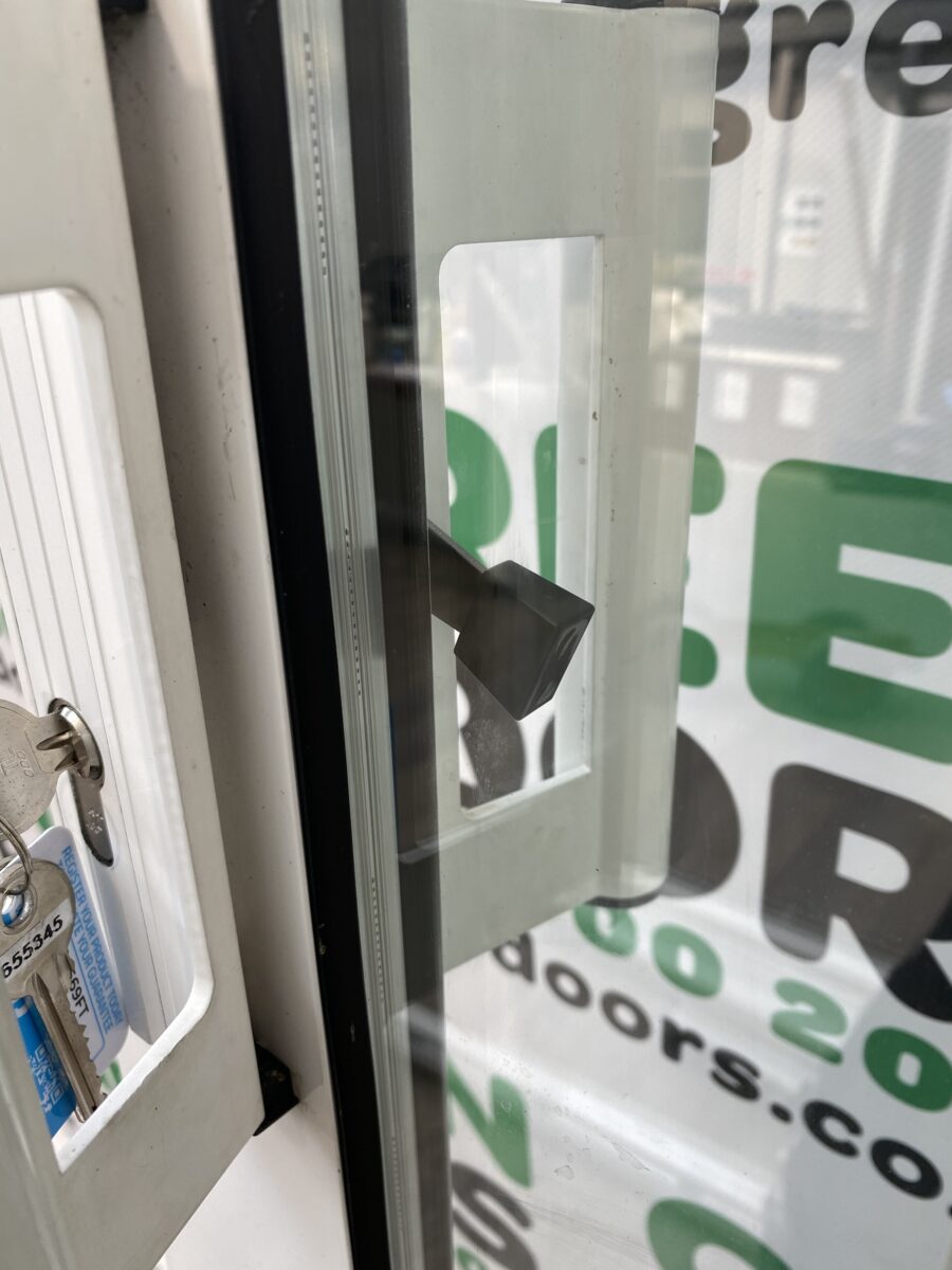 ALUMINUM SLIDING DOORS USED PATIO DOOR EXTERNAL EXTERIOR WHITE DOUBLE