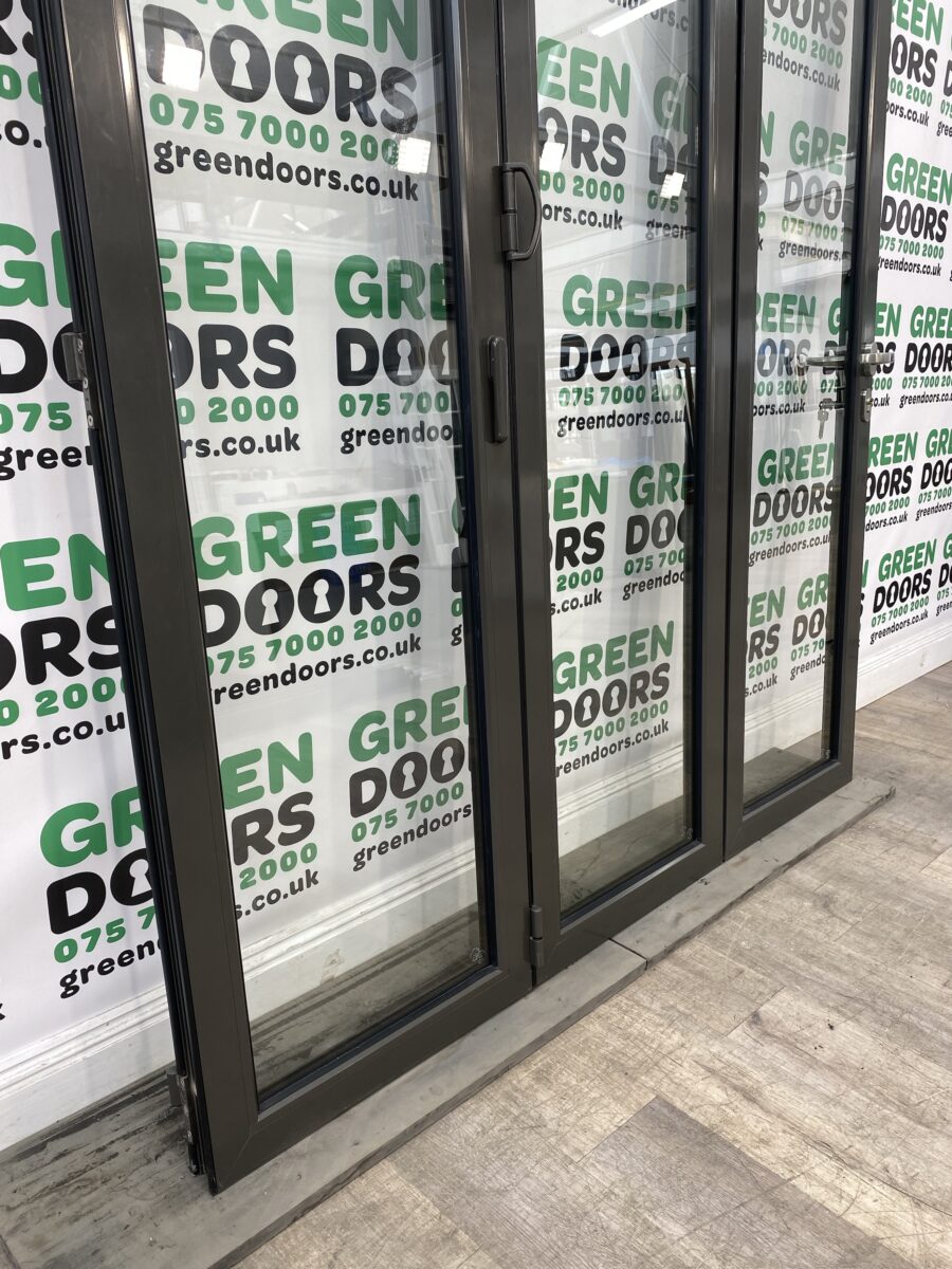 ALUMINIUM NARROW BIFOLD DOORS FOLDING SLIDING EXTERNAL EXTERIOR USED