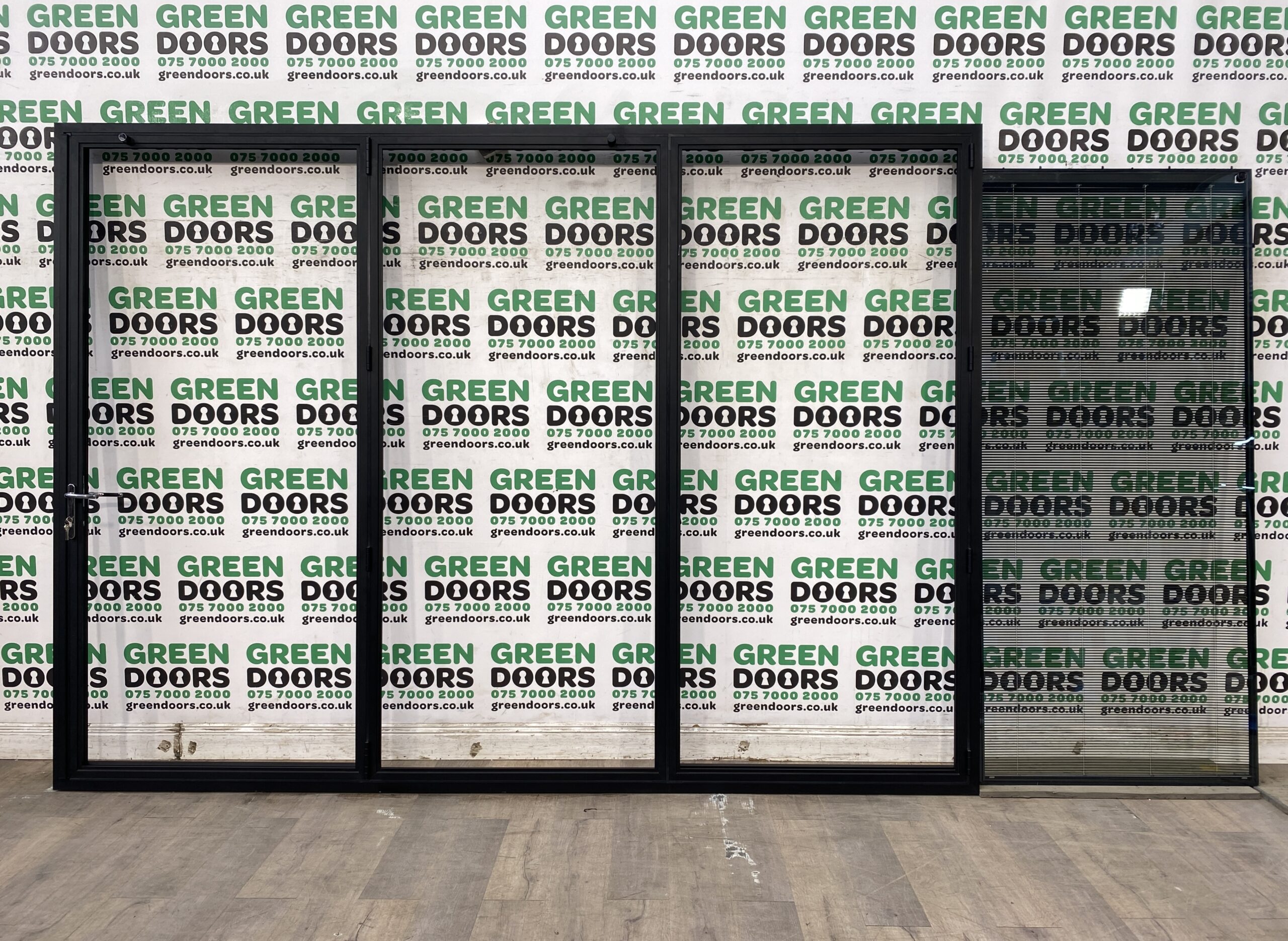 ALUMINIUM BIFOLDING DOORS EXTERNAL DOUBLE GLAZED EXTERIOR THREE PANE BLACK NEW